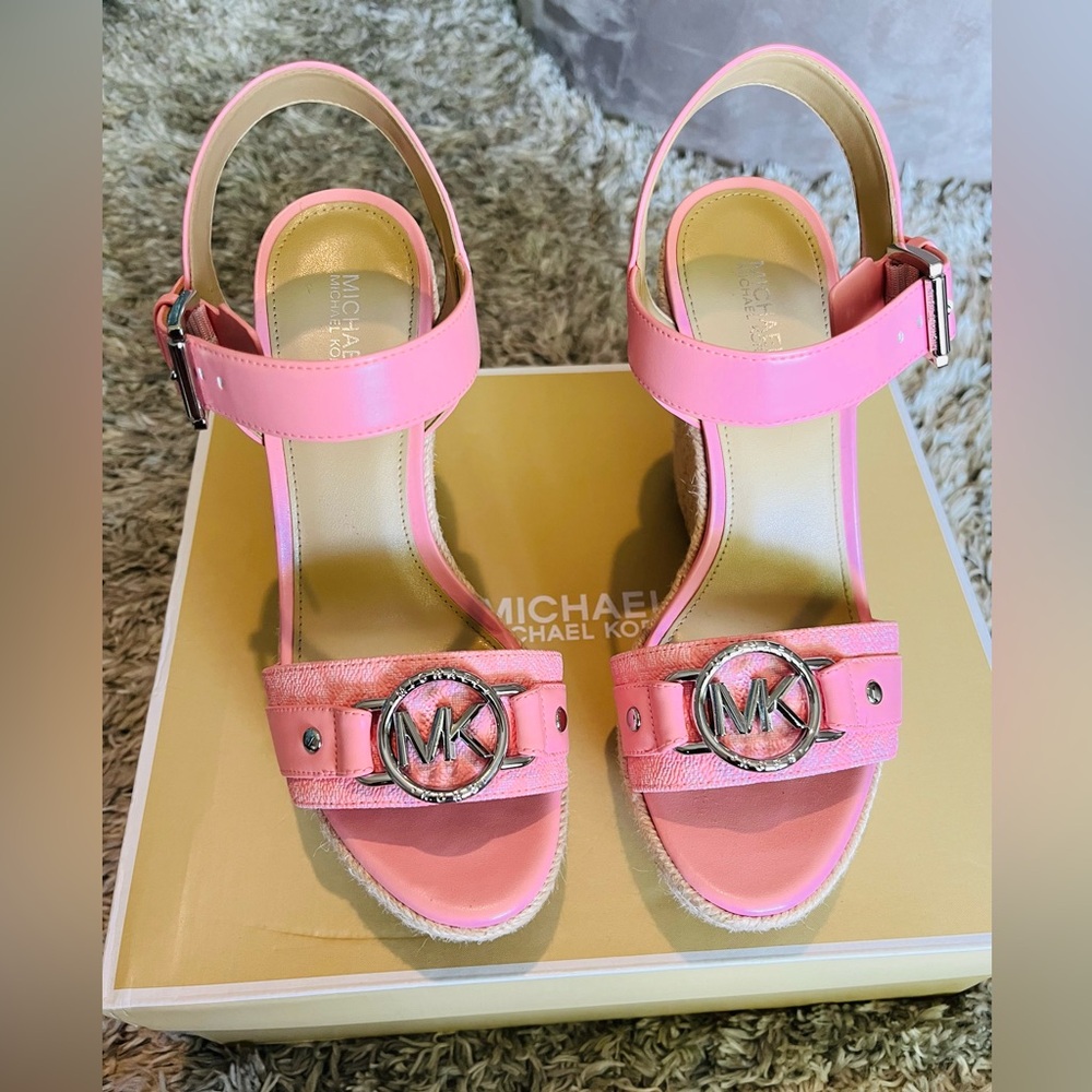 MK wedges size 7
